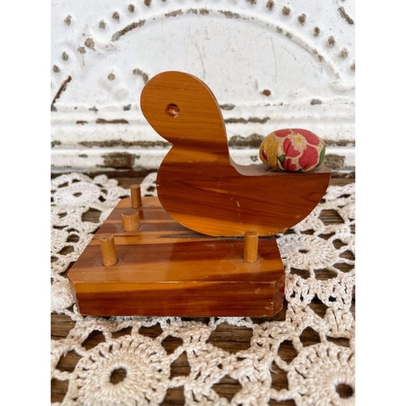Vintage Wood Bird Scissor Holder, Pin Cushion Thread Spool sewing caddy - Picture 6 of 10